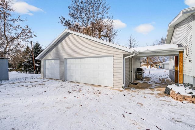 330 MAIN STREET, Oconto, WI 54153