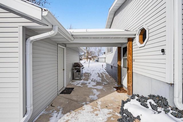 330 MAIN STREET, Oconto, WI 54153