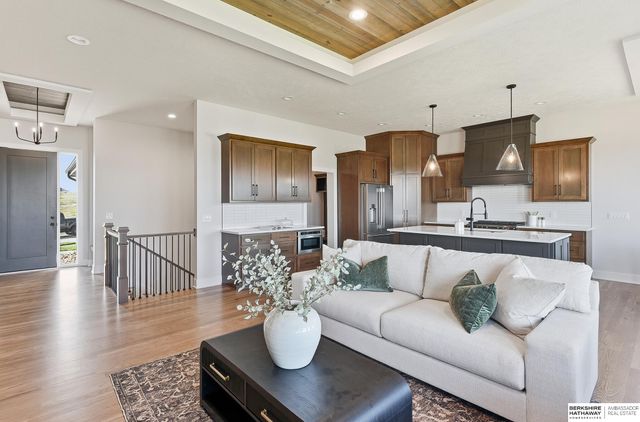 10955 S 102nd Street, Papillion, NE 68046