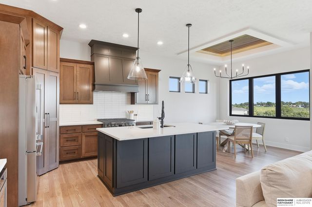 10955 S 102nd Street, Papillion, NE 68046