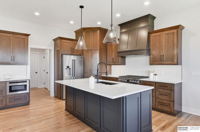 10955 S 102nd Street, Papillion, NE 68046