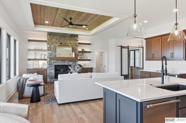 10955 S 102nd Street, Papillion, NE 68046