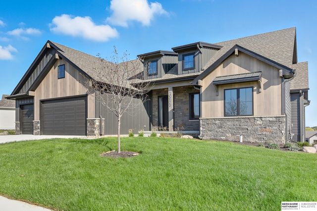 10955 S 102nd Street, Papillion, NE 68046