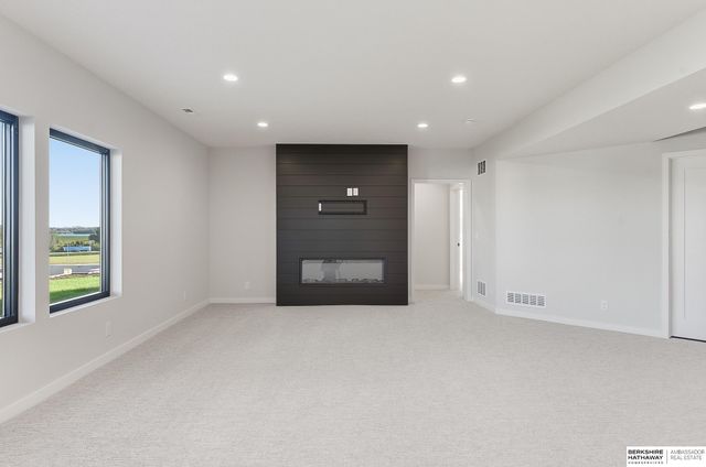 10955 S 102nd Street, Papillion, NE 68046