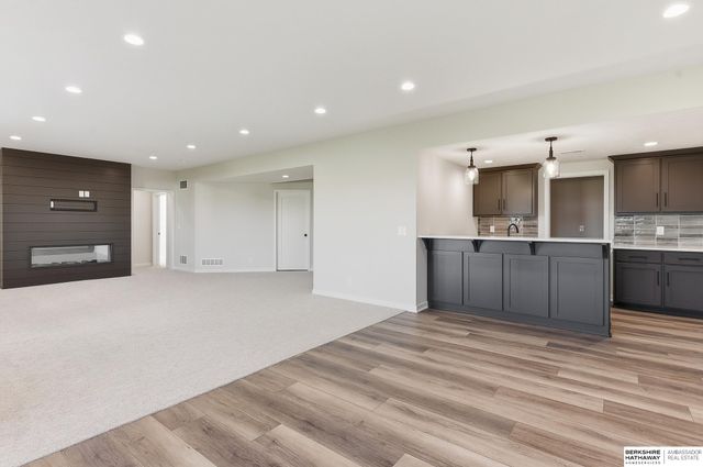 10955 S 102nd Street, Papillion, NE 68046