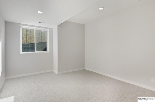 10955 S 102nd Street, Papillion, NE 68046