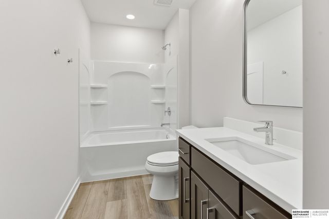 10955 S 102nd Street, Papillion, NE 68046