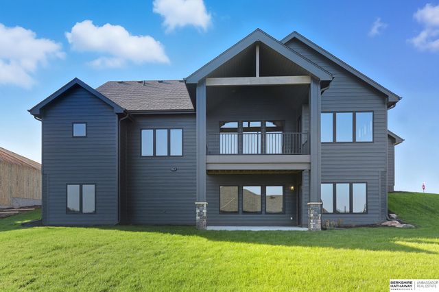 10955 S 102nd Street, Papillion, NE 68046