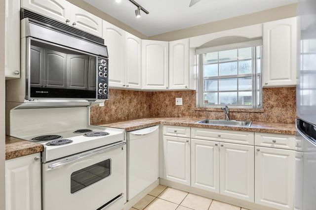 5157 Lakefront Boulevard D, Delray Beach, FL 33484