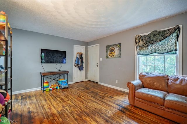 892 Hayden Avenue, Akron, OH 44320