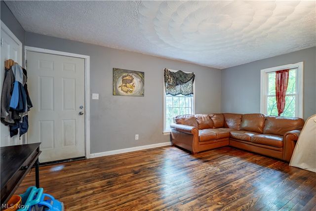 892 Hayden Avenue, Akron, OH 44320
