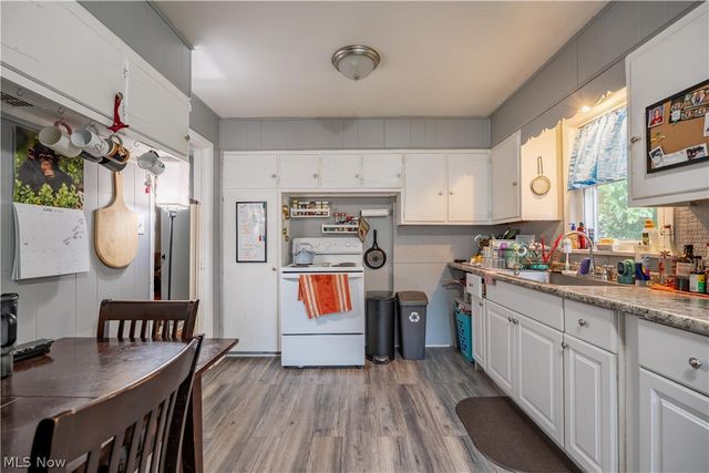 892 Hayden Avenue, Akron, OH 44320