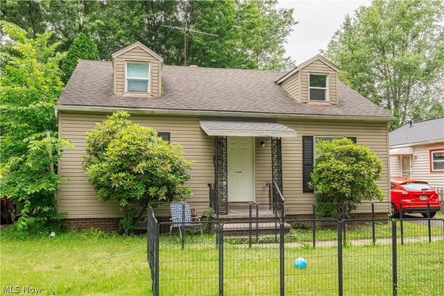 892 Hayden Avenue, Akron, OH 44320