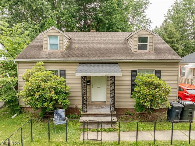 892 Hayden Avenue, Akron, OH 44320