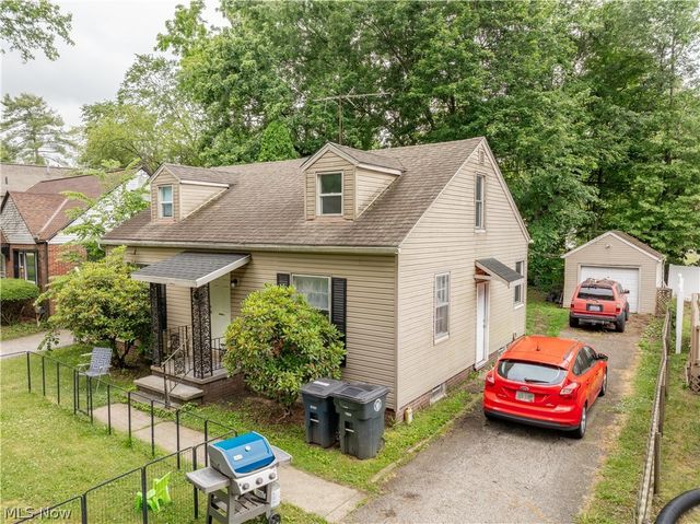 892 Hayden Avenue, Akron, OH 44320