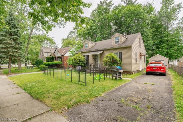 892 Hayden Avenue, Akron, OH 44320