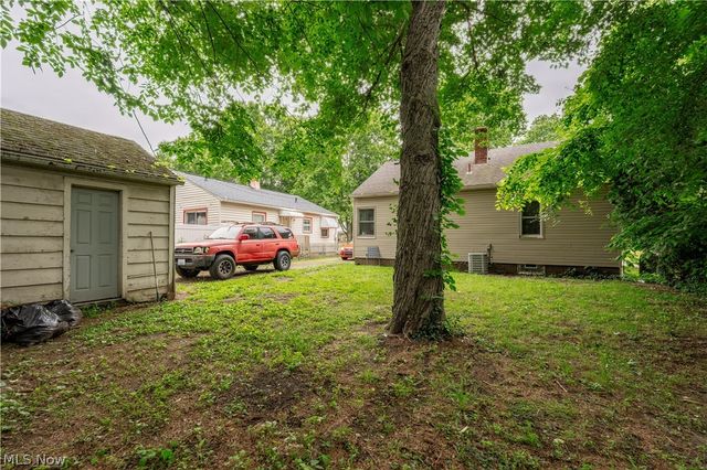 892 Hayden Avenue, Akron, OH 44320