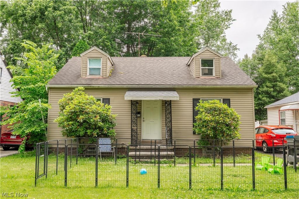 892 Hayden Avenue, Akron, OH 44320