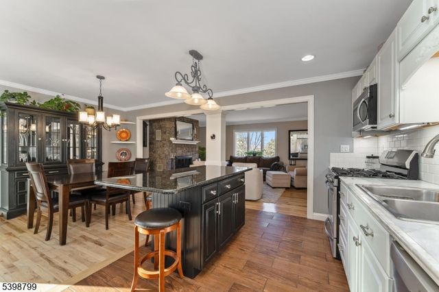 1 Oakwood Ter, Washington Boro, NJ 07882