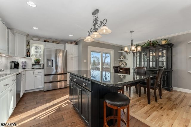 1 Oakwood Ter, Washington Boro, NJ 07882