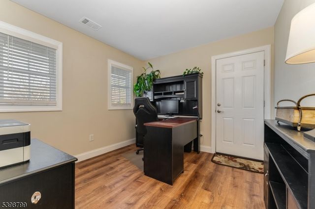 1 Oakwood Ter, Washington Boro, NJ 07882