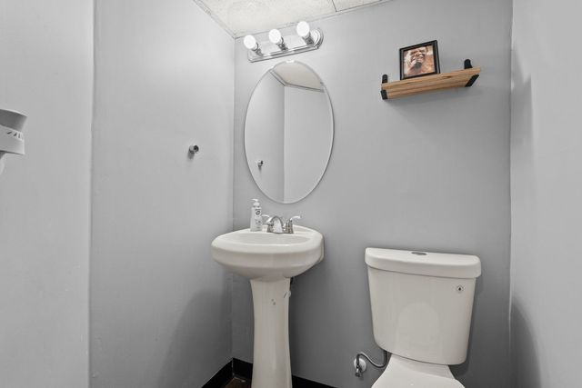 2023 S 23rd Avenue, Broadview, IL 60155