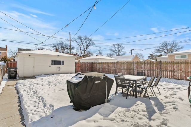 2023 S 23rd Avenue, Broadview, IL 60155