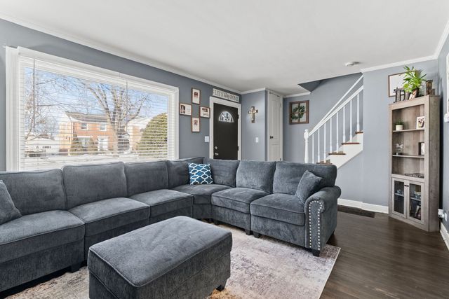 2023 S 23rd Avenue, Broadview, IL 60155