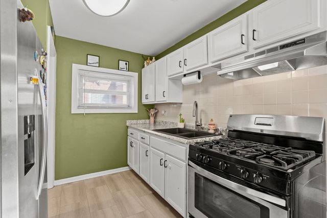 2023 S 23rd Avenue, Broadview, IL 60155