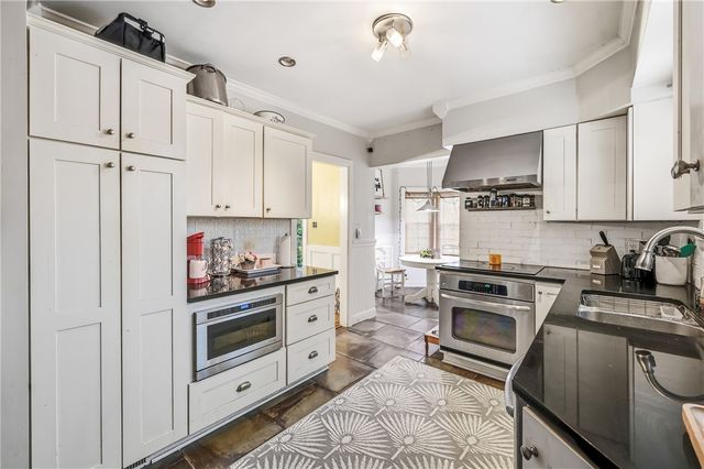 371 Case Ave, Sharon, PA 16146