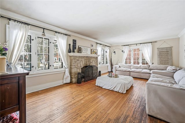 371 Case Ave, Sharon, PA 16146