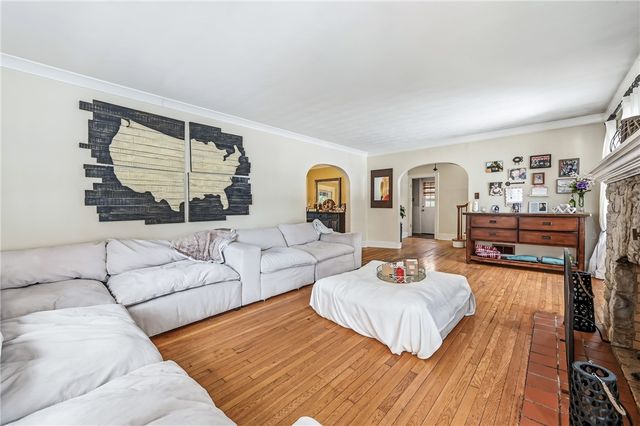 371 Case Ave, Sharon, PA 16146