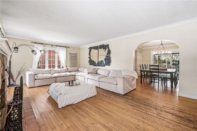 371 Case Ave, Sharon, PA 16146