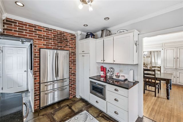 371 Case Ave, Sharon, PA 16146