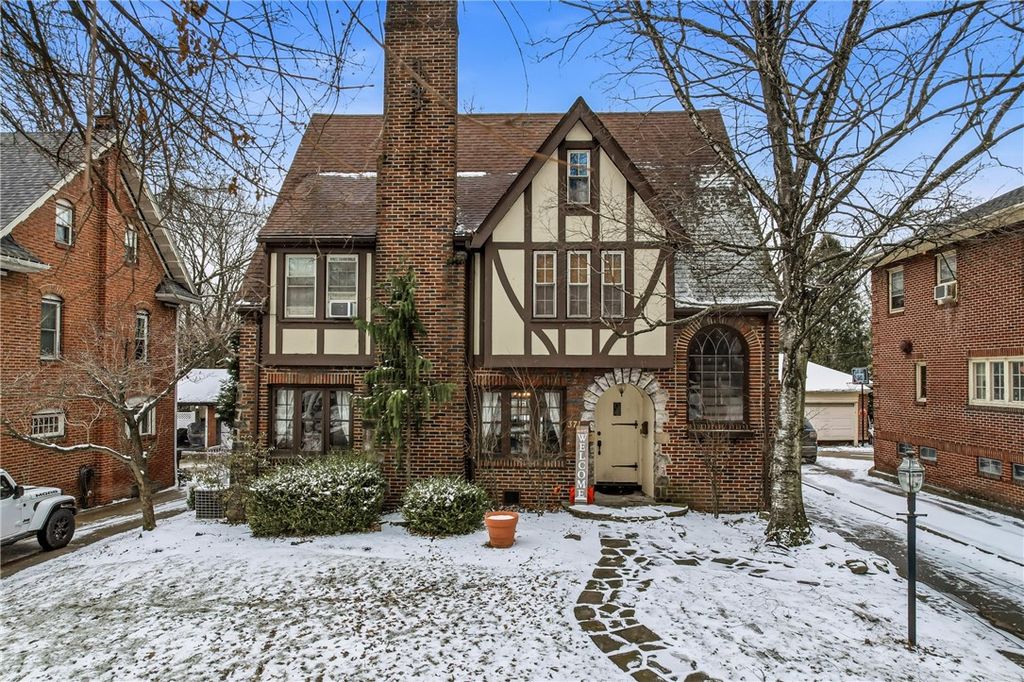 371 Case Ave, Sharon, PA 16146