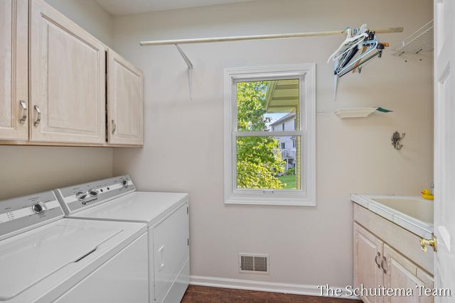 6219 Walton Heath Drive, Georgetown Twp, MI 49426