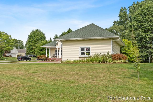 6219 Walton Heath Drive, Georgetown Twp, MI 49426