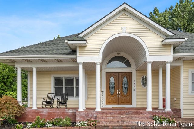 6219 Walton Heath Drive, Georgetown Twp, MI 49426