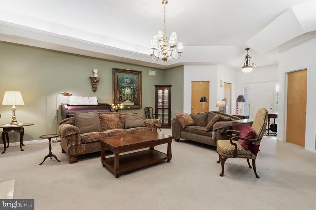 33 WARM BREEZE CT, Hanover, PA 17331