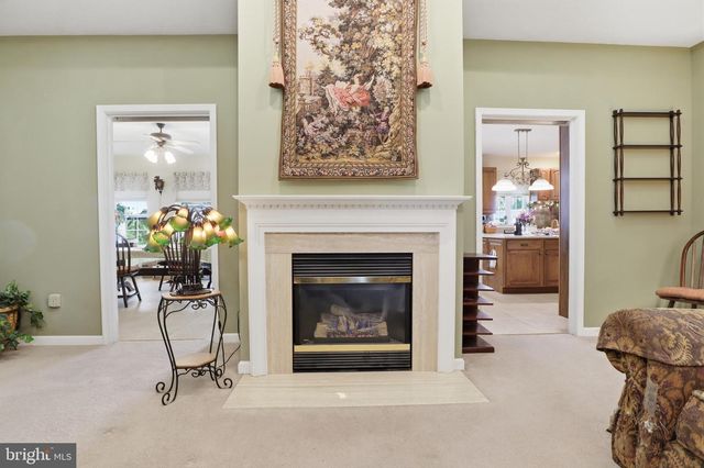 33 WARM BREEZE CT, Hanover, PA 17331