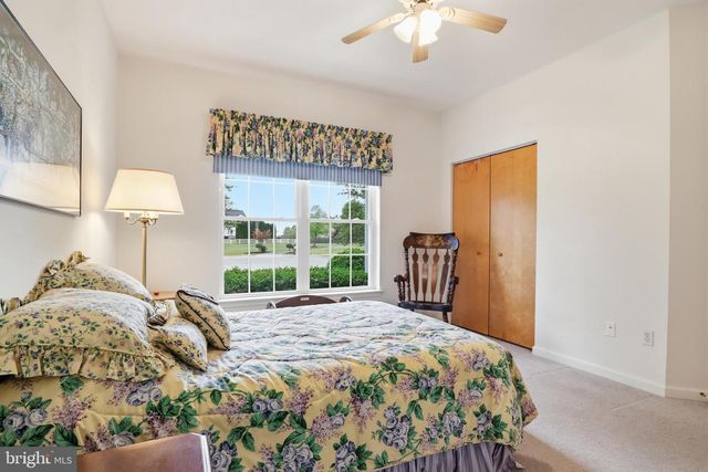 33 WARM BREEZE CT, Hanover, PA 17331