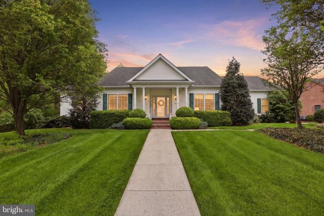 33 WARM BREEZE CT, Hanover, PA 17331
