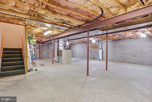 33 WARM BREEZE CT, Hanover, PA 17331