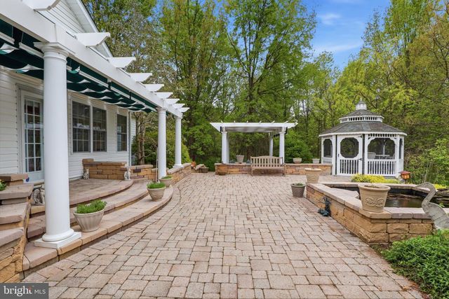 33 WARM BREEZE CT, Hanover, PA 17331