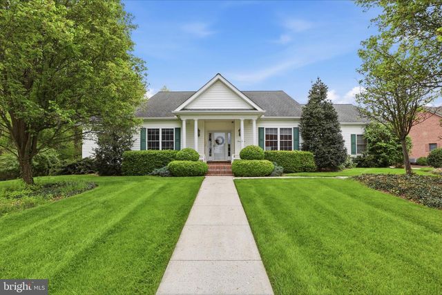 33 WARM BREEZE CT, Hanover, PA 17331