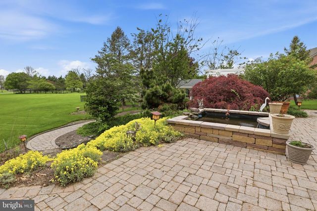 33 WARM BREEZE CT, Hanover, PA 17331