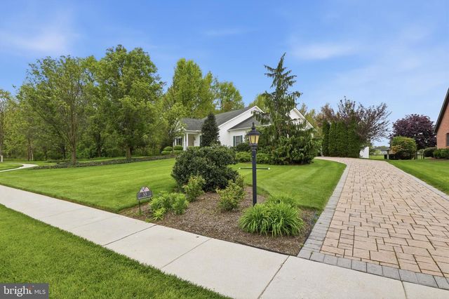 33 WARM BREEZE CT, Hanover, PA 17331