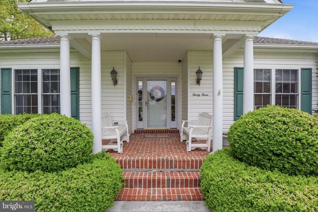 33 WARM BREEZE CT, Hanover, PA 17331