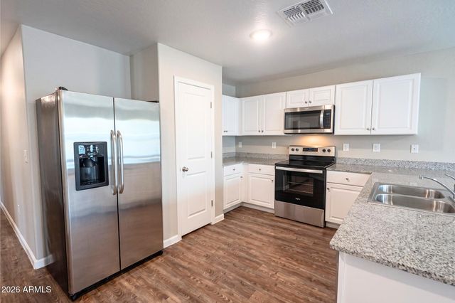 15196 S AVALON Road, Arizona City, AZ 85123