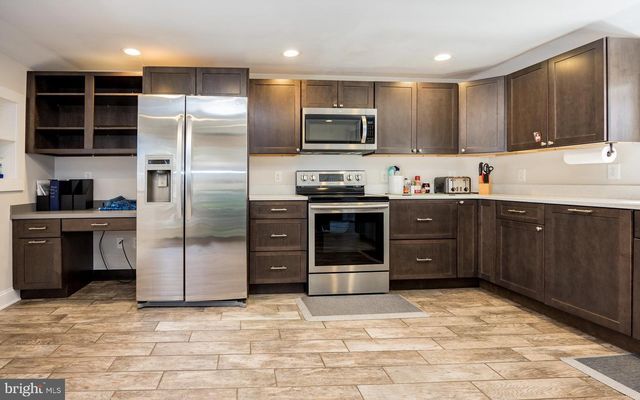 820 SHARPLESS RD, Hockessin, DE 19707